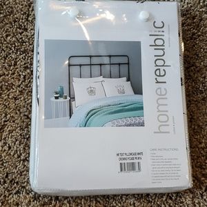 New Home Republic Cotton Printed Crown Pillowcase